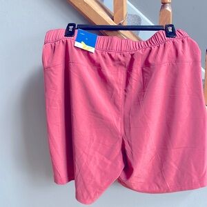 Men’s Old Navy shorts, NWT